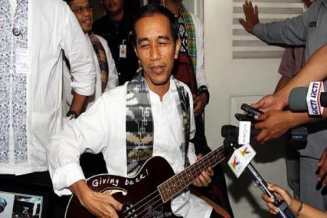  SYUKURAN RAKYAT: Arkarna Ucapkan Selamat Ke Jokowi